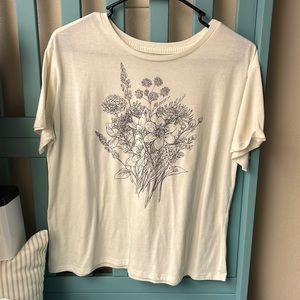 Cute flower tee